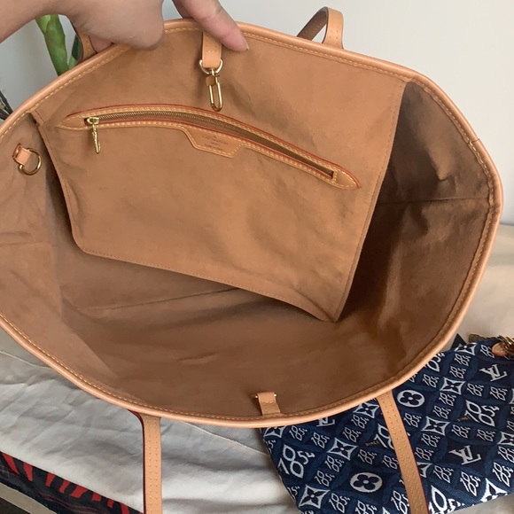 LOUIS VUITTON - Picture 8 of 16